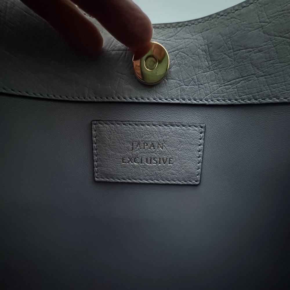 Gucci Diana Python and Ostrich Limited Edition Exotic Tote with exclusive Box - Picture 10 of 16